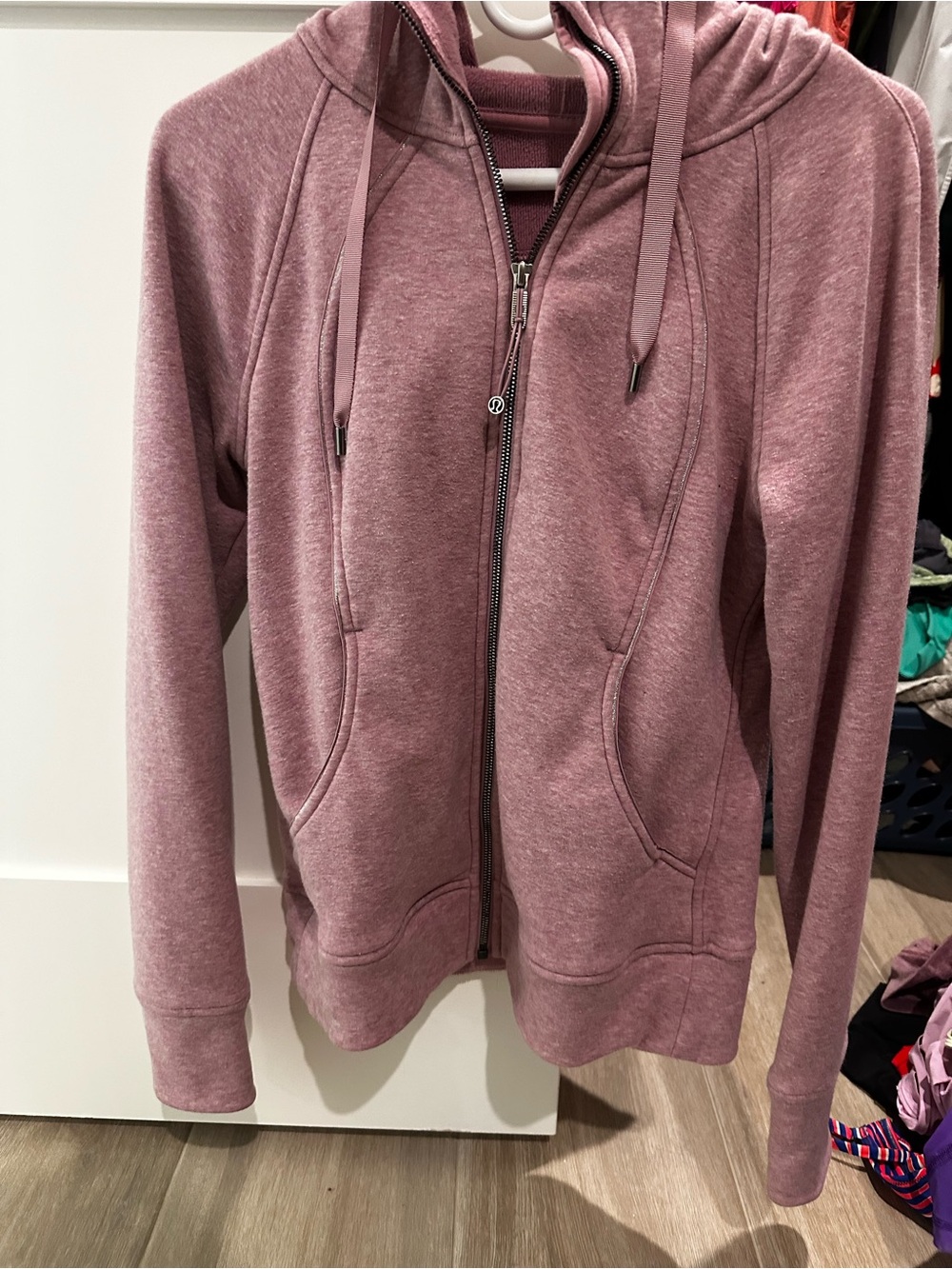 Lululemon size 6Women’s Mauve Zip-Up Hooded Jacket